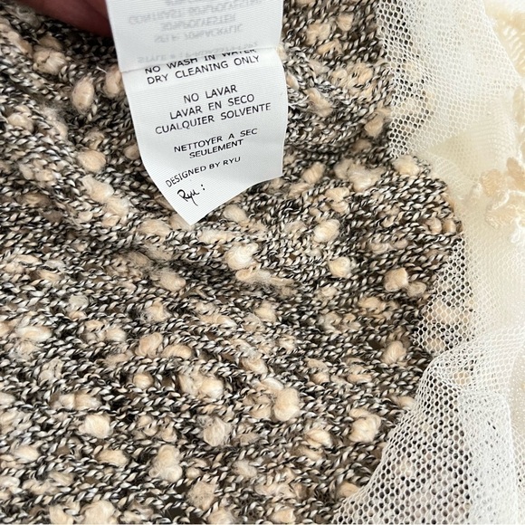 ANTHROPOLOGIE‎ Rye Oversized
Popcorn Sweater with Lace Trim Top size XL - Picture 6 of 6